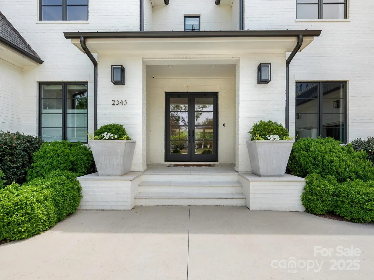Charlotte Real Estate | View 2343 Vernon Drive | room 2