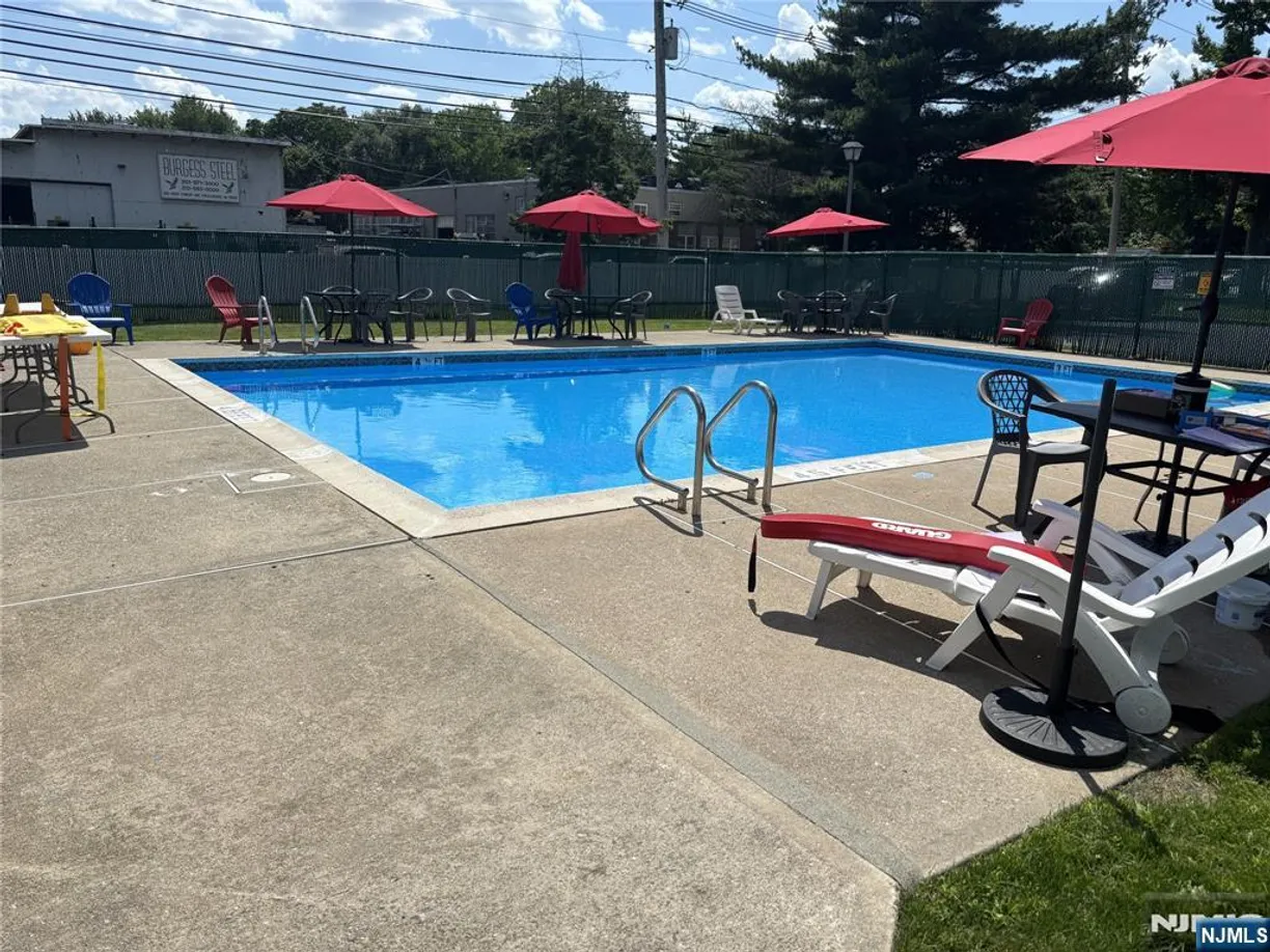 Bergen County Real Estate | View 13 Presidential Drive 13 | room 1