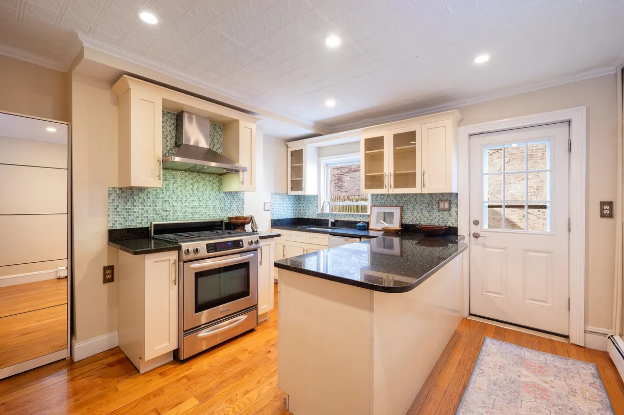 Jersey City/Hoboken Real Estate | View 157 Coles St | room 1