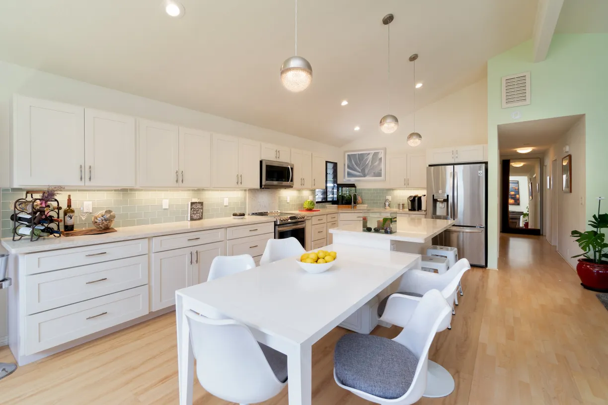 Hawaii Real Estate | View 2917 Loomis Street | 5 Beds, 3 Baths