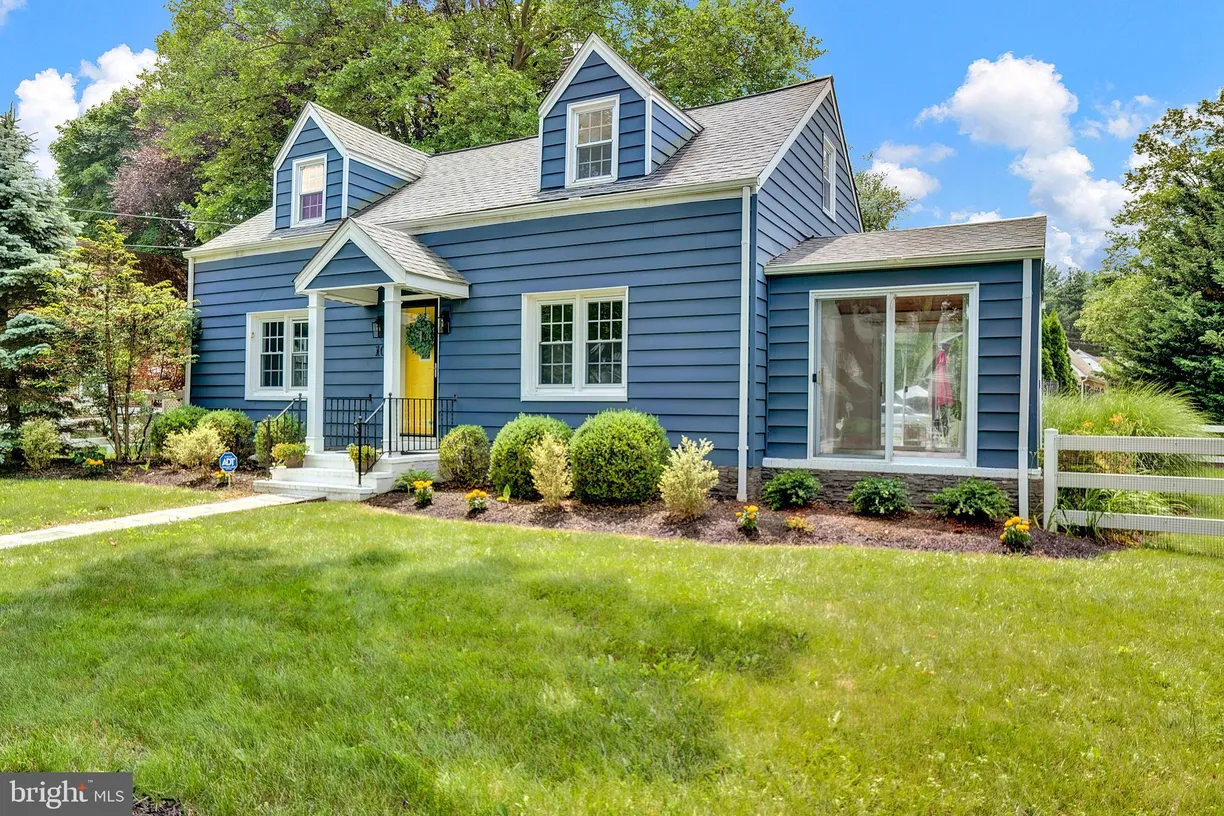 Central NJ/Bucks County, PA Real Estate | View 10 Shaw Drive | 3 Beds, 2 Baths