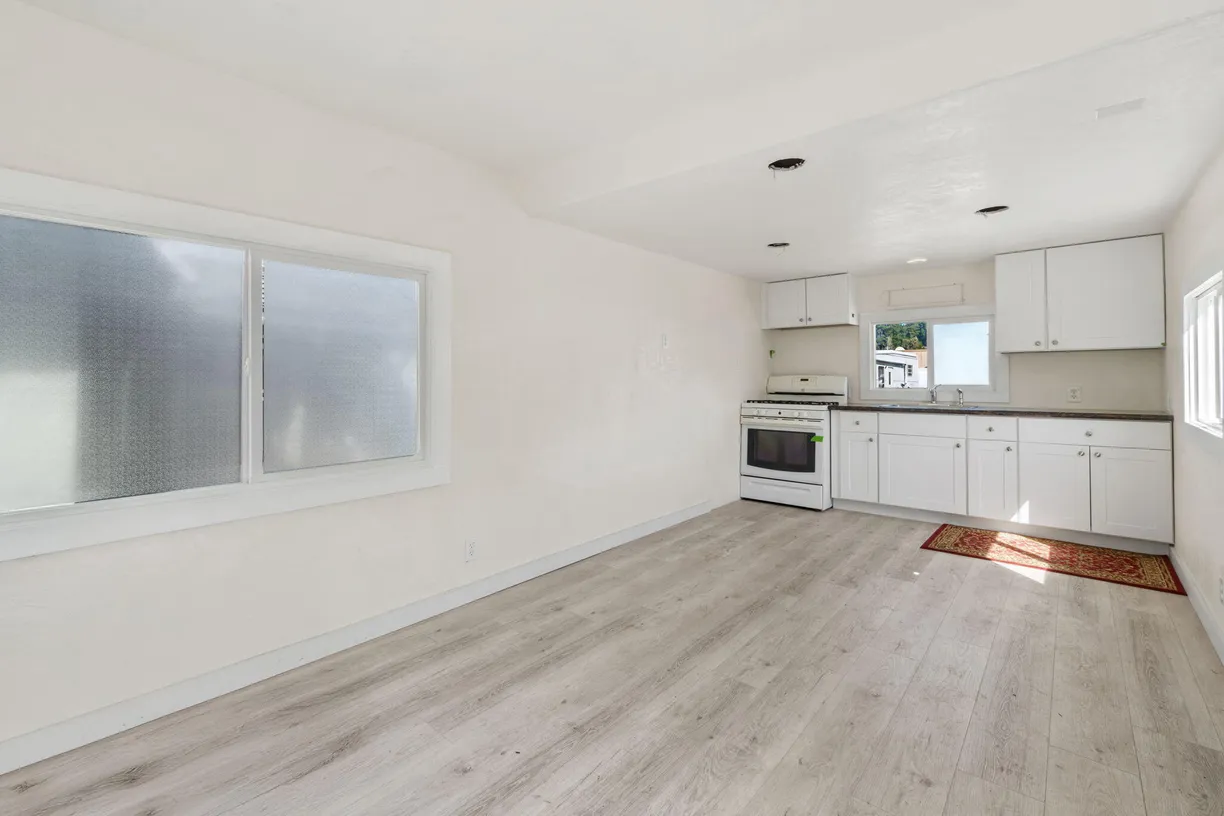 Northern California Real Estate | View 365 N Fortuna Boulevard | room 2