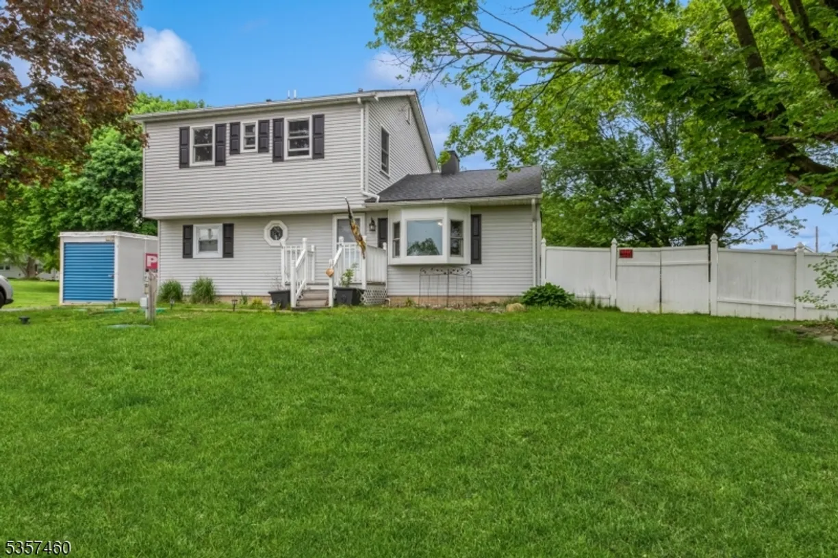 Central NJ/Bucks County, PA Real Estate | View 8 Mill Brook Road8 | room 1