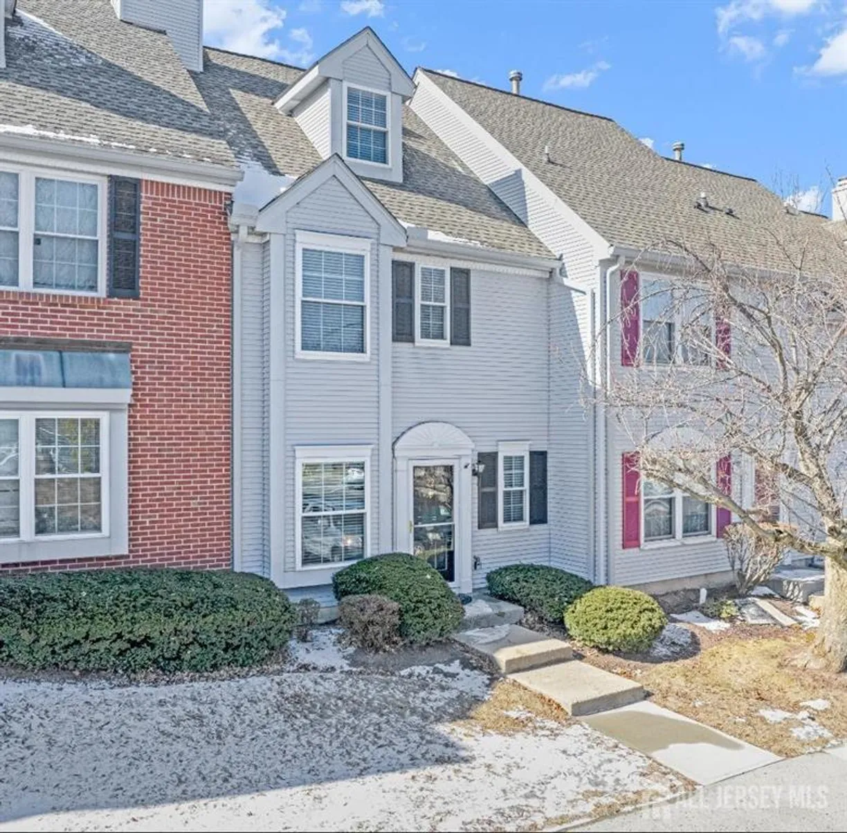 Central NJ/Bucks County, PA Real Estate | View 22 Colleen Court | 2 Beds, 2 Baths