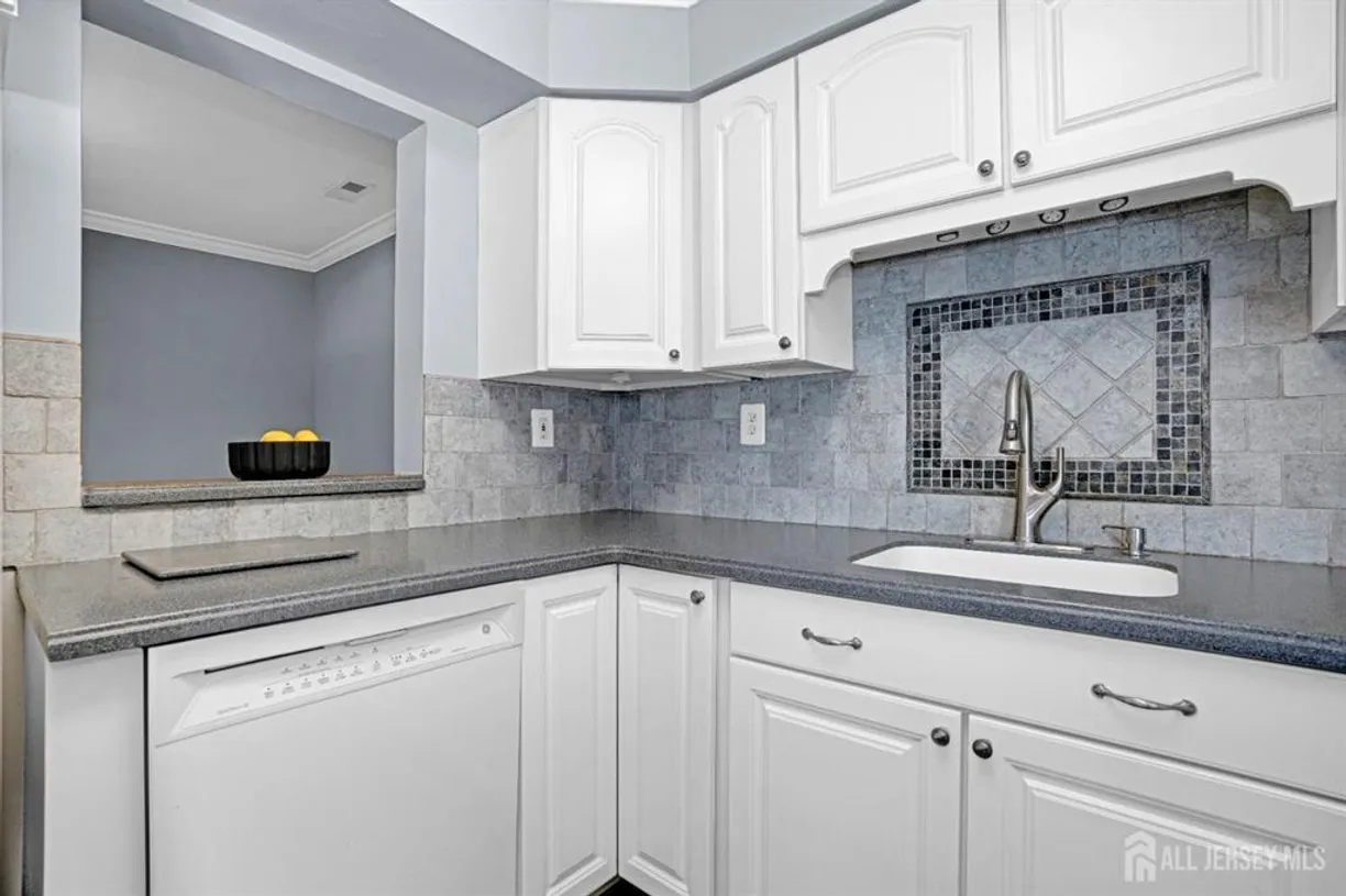 Central NJ/Bucks County, PA Real Estate | View 22 Colleen Court | room 2