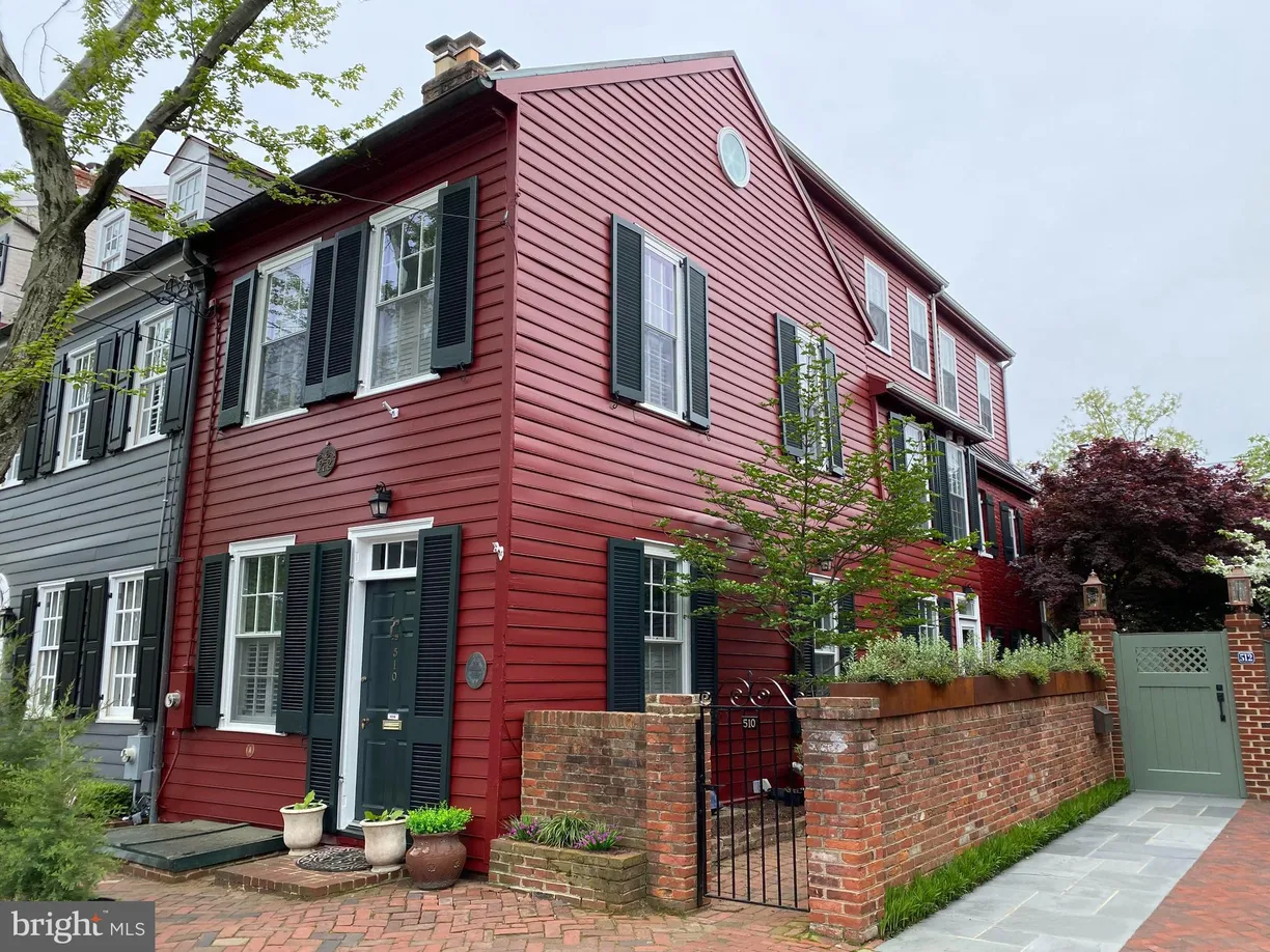 Washington Metro Area Real Estate | View 510 Queen Street | 4 Beds, 3 Baths
