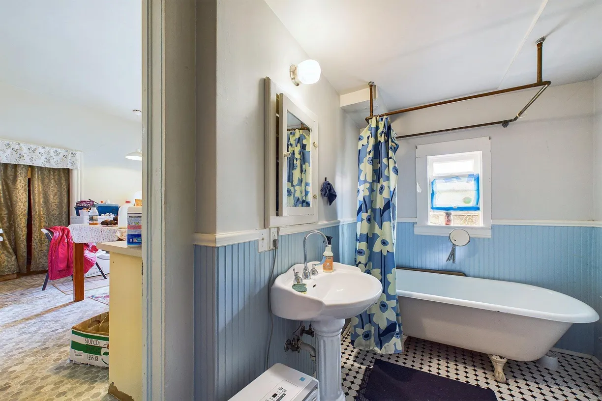 Northern California Real Estate | View 123 W Washington Street | room 2