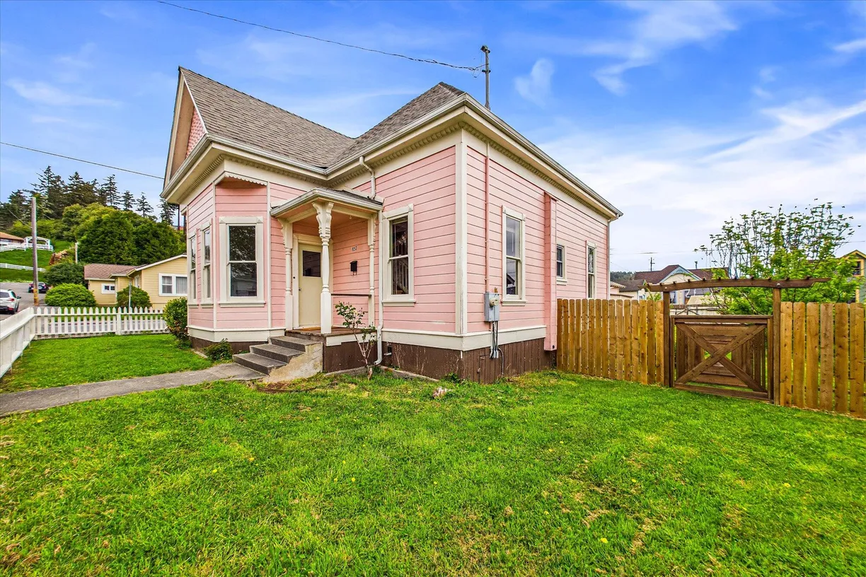Northern California Real Estate | View 857 7th Street | room 2