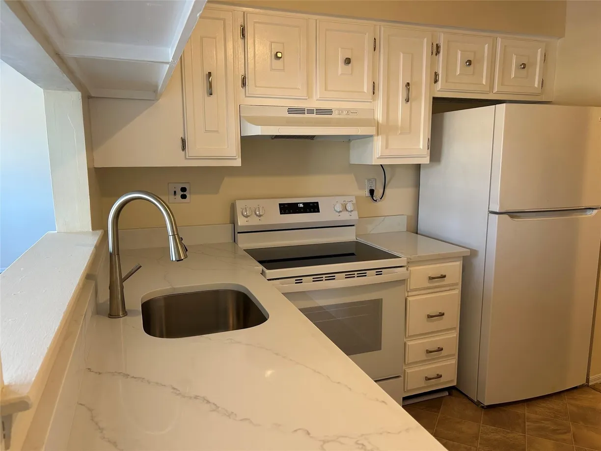 Westchester Real Estate | View 136 Richard Court | 1 Bed, 1 Bath