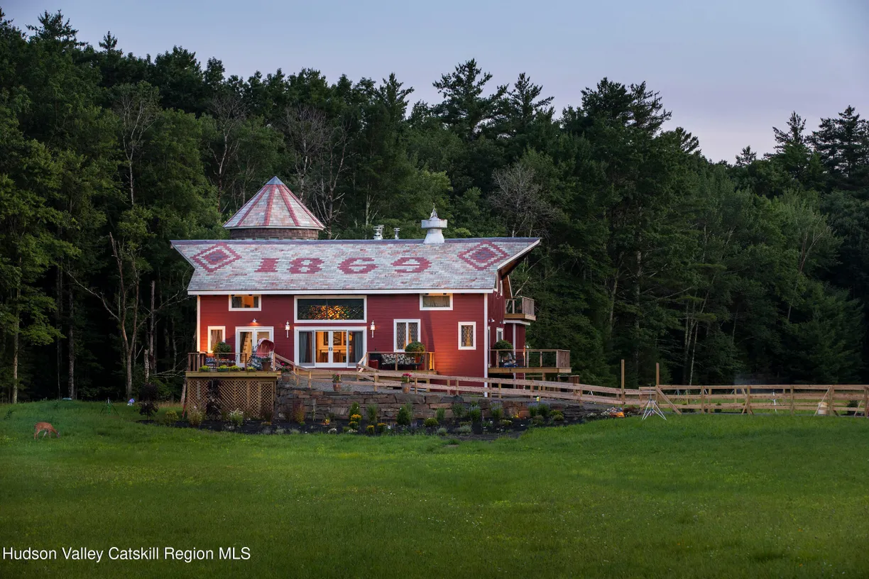Hudson Valley Real Estate | View 5 Downer Lane | 4 Beds, 4 Baths
