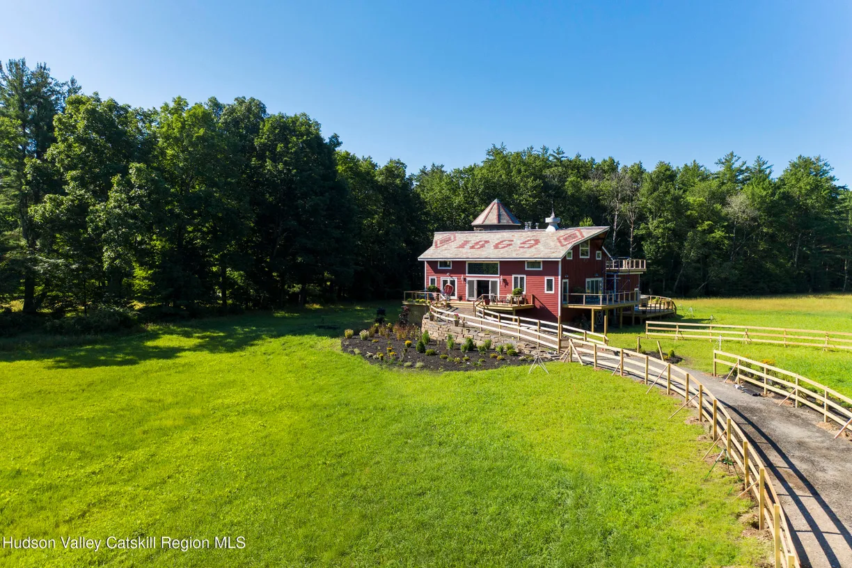 Hudson Valley Real Estate | View 5 Downer Lane | room 2