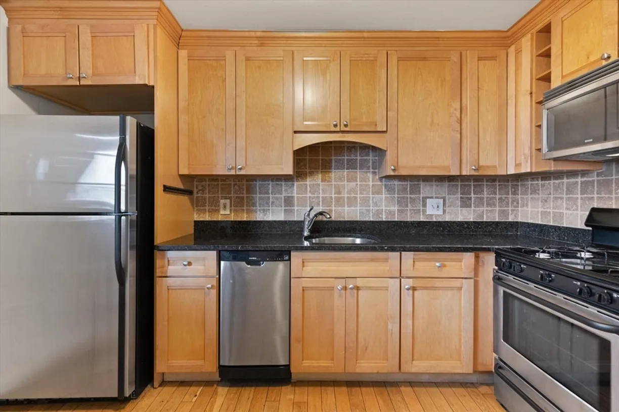 Boston, MA Real Estate | View 267 Lexington St #3 | 2 Beds, 1 Bath