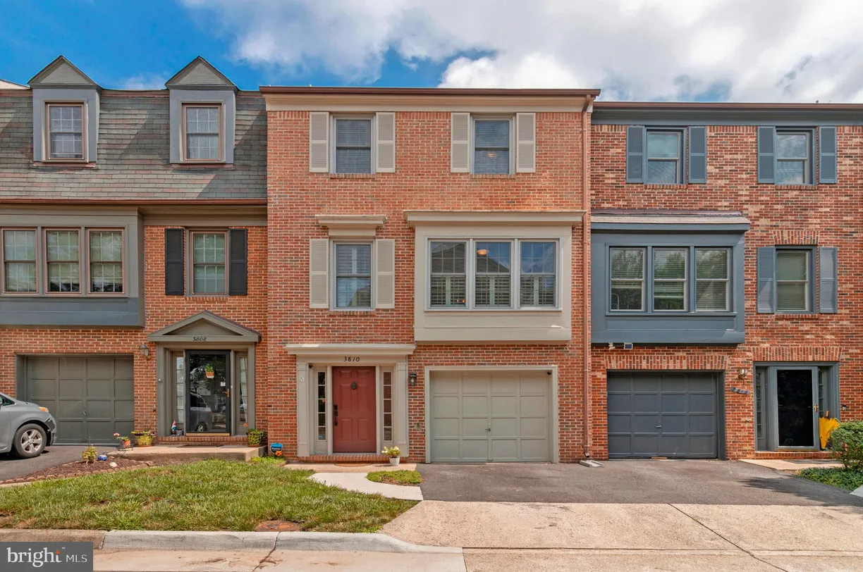 Washington Metro Area Real Estate | View 3810 Usher Court | room 2