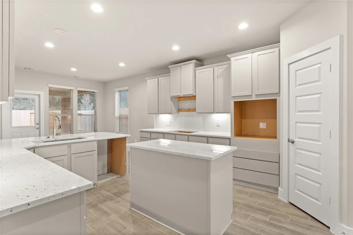 Houston Suburbs Real Estate | View 421 Piney Rocks Lane | room 1