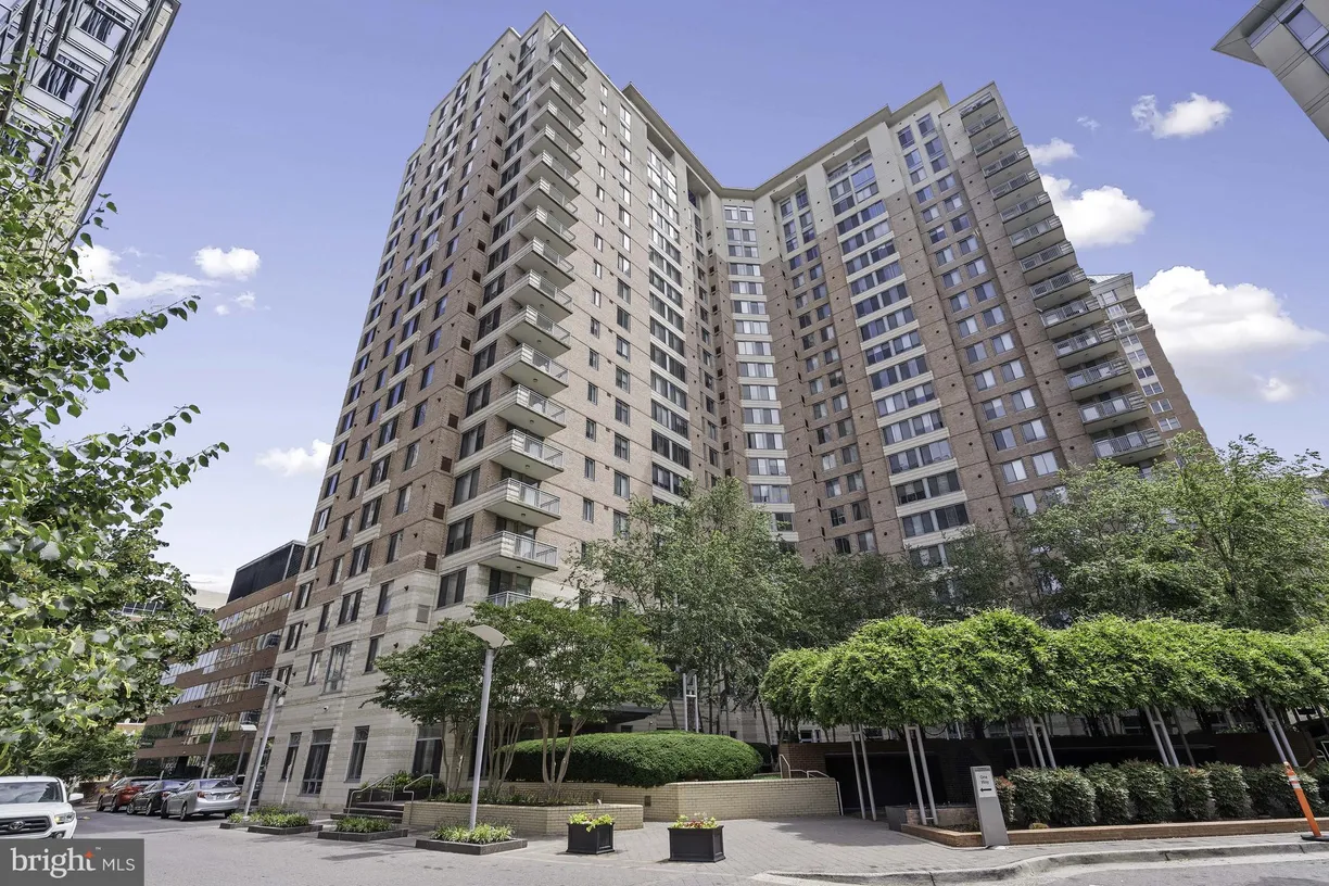 Washington Metro Area Real Estate | View 851 N Glebe Road Unit# 1103 | 1 Bed, 1 Bath