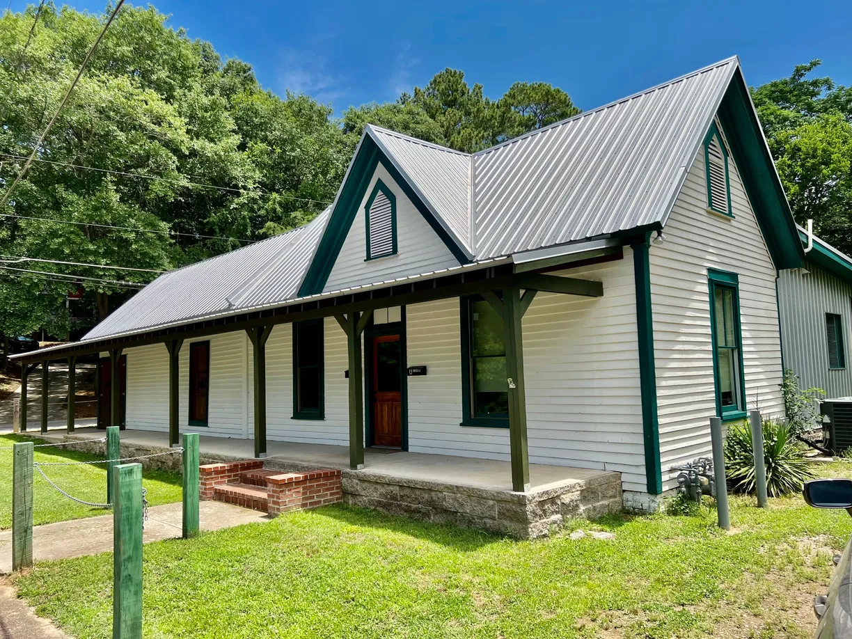 Athens, GA Real Estate | View 190 N Poplar Street | 3 Beds, 3 Baths