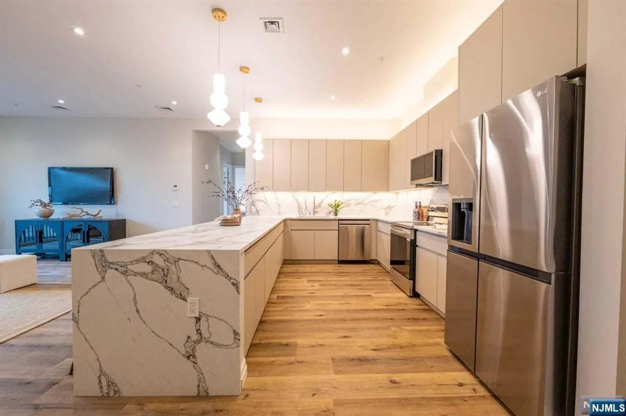 Bergen County Real Estate | View 1722 Springfield Avenue 302 | room 1