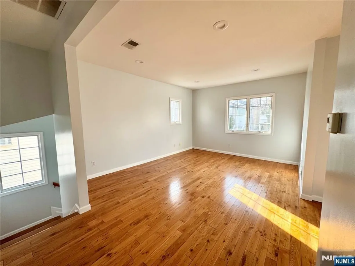 Bergen County Real Estate | View 1024 Jassamine Way 2 | room 2