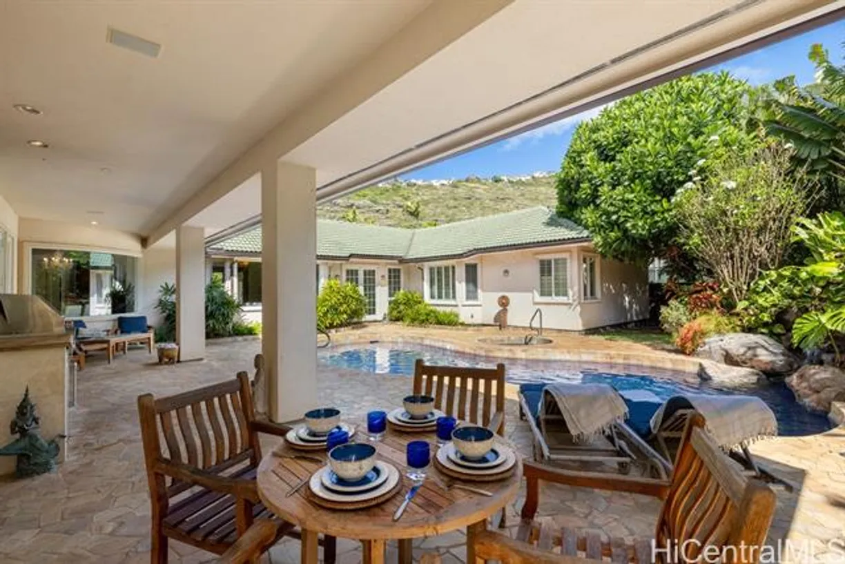 Hawaii Real Estate | View 626 W Hind Drive | room 1