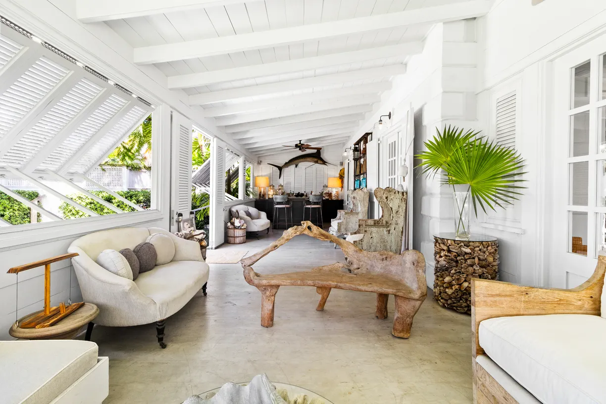 Bahamas Real Estate | View King's Street | EOSR9621