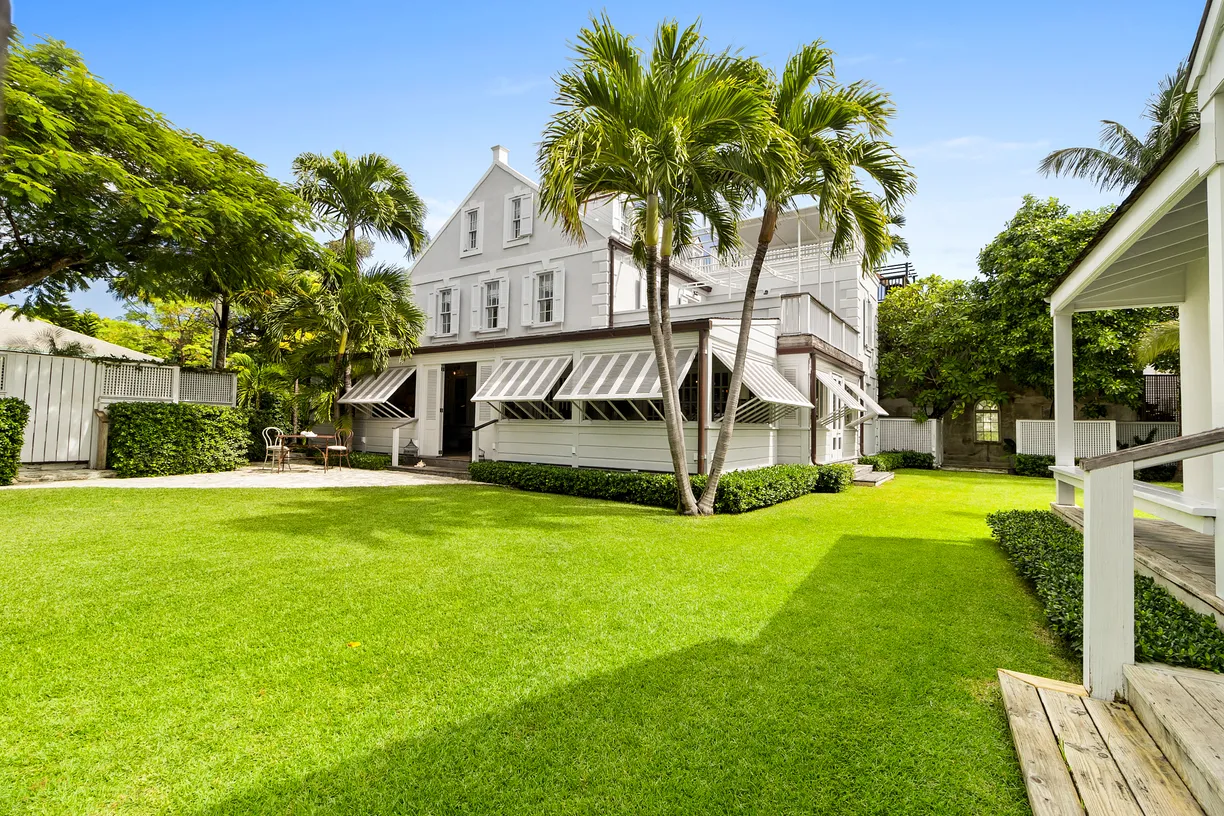 Bahamas Real Estate | View King's Street | Exterior