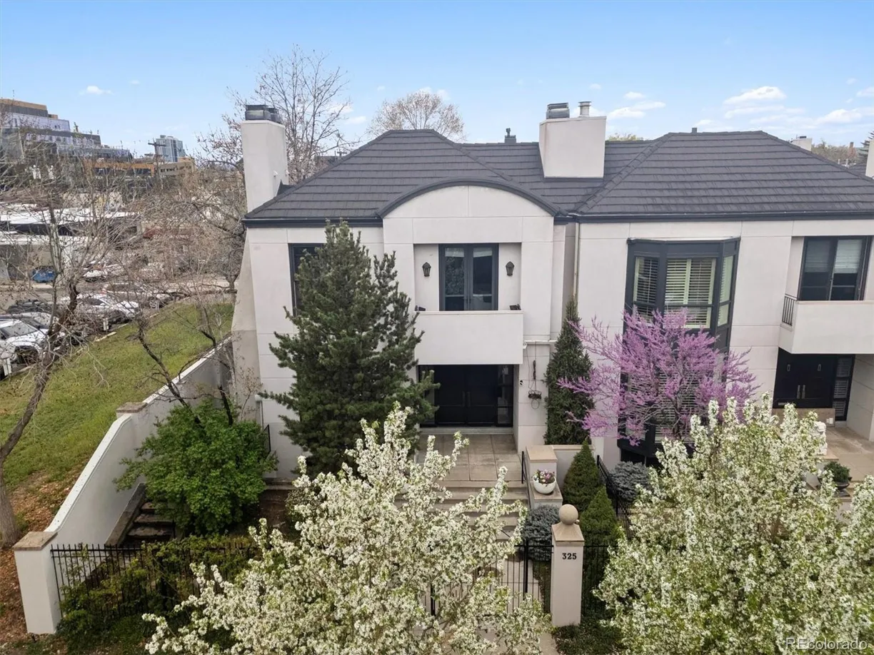 Denver Real Estate | View 325 Clayton Street | room 2