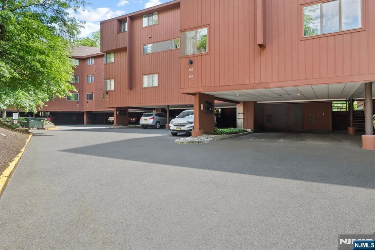 Bergen County Real Estate | View 506 Teal Plaza | room 1