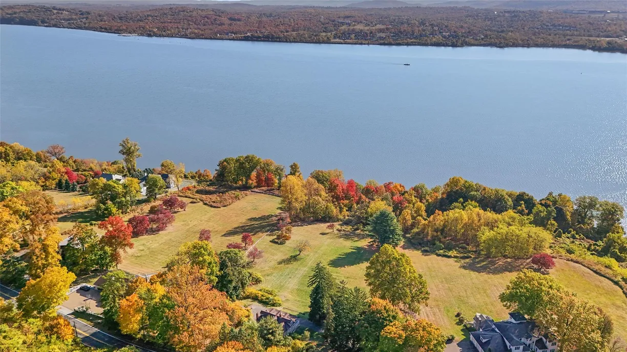 Hudson Valley Real Estate | View 602 River Road | room 1