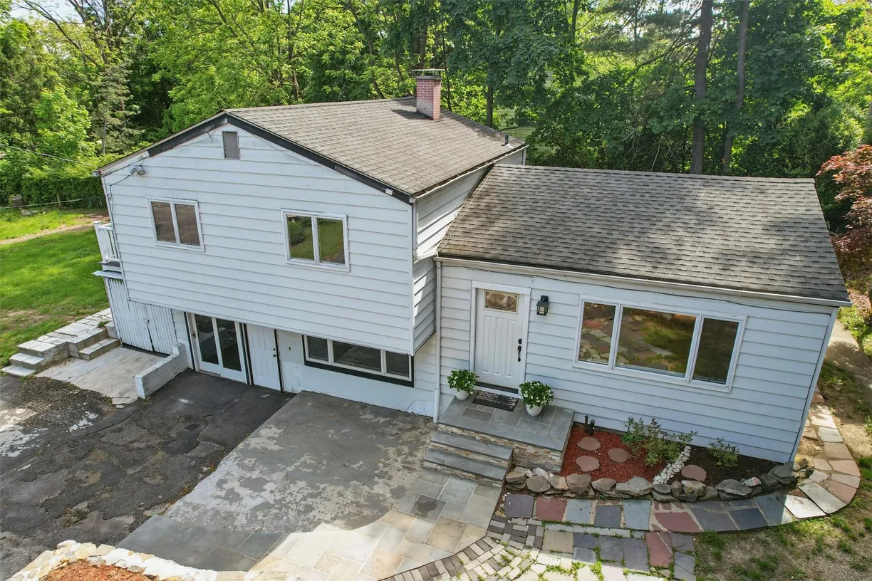 Westchester Real Estate | View 1 Renee Gate Street | 3 Beds, 1 Bath