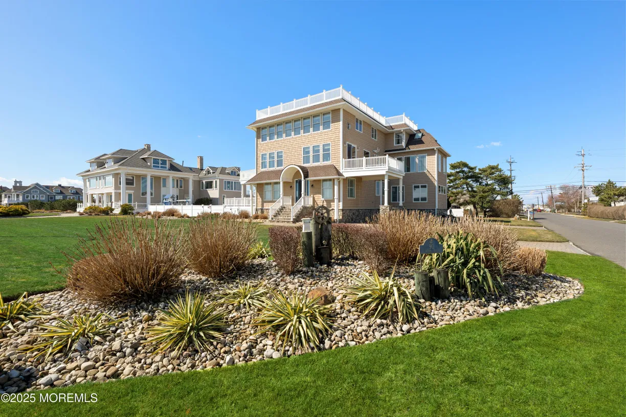 Rockland/Orange/NJ Real Estate | View 90 Ocean Avenue | 8 Beds, 5 Baths