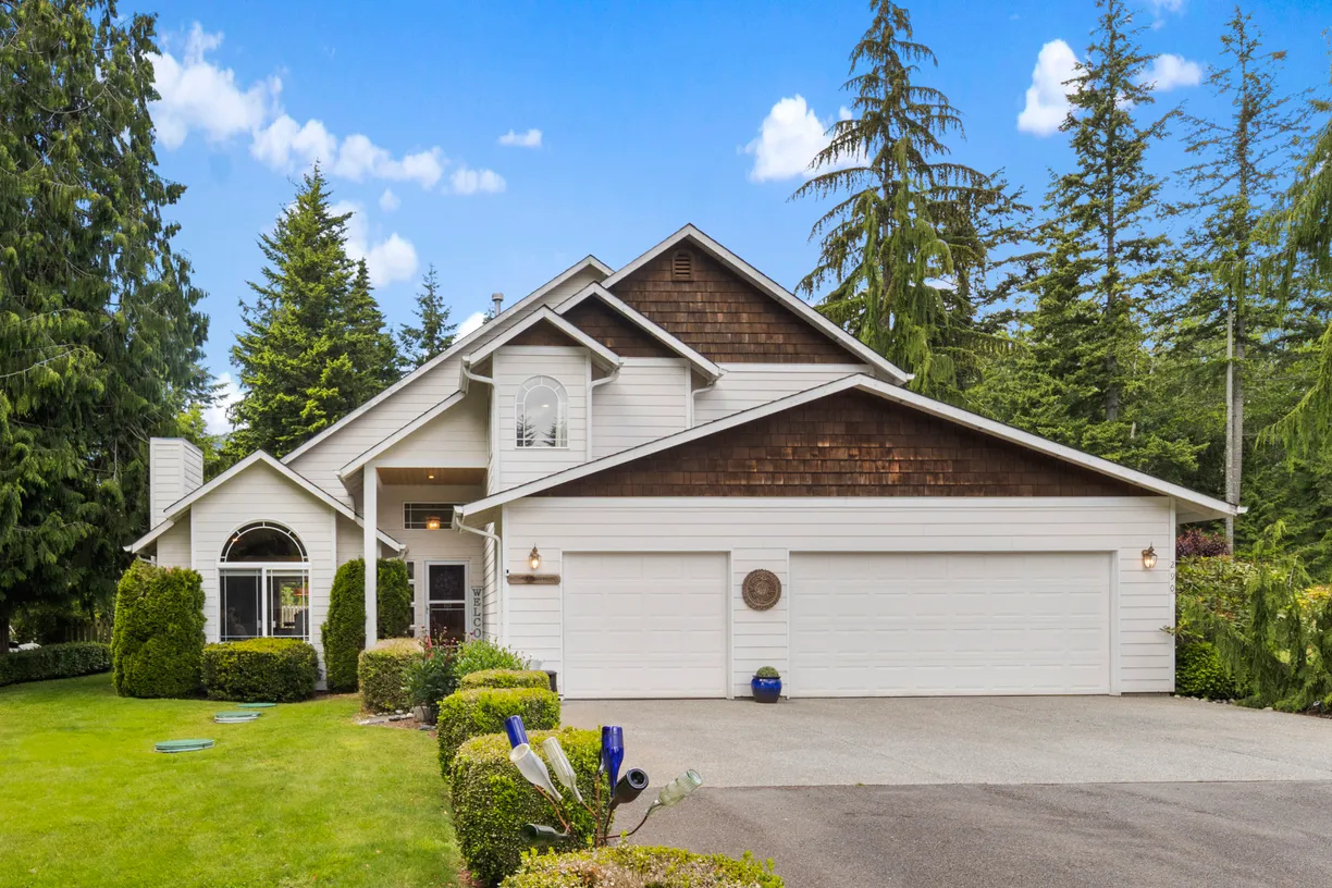 Seattle Area Real Estate | View 290 Shepards Lane | 3 Beds, 2 Baths