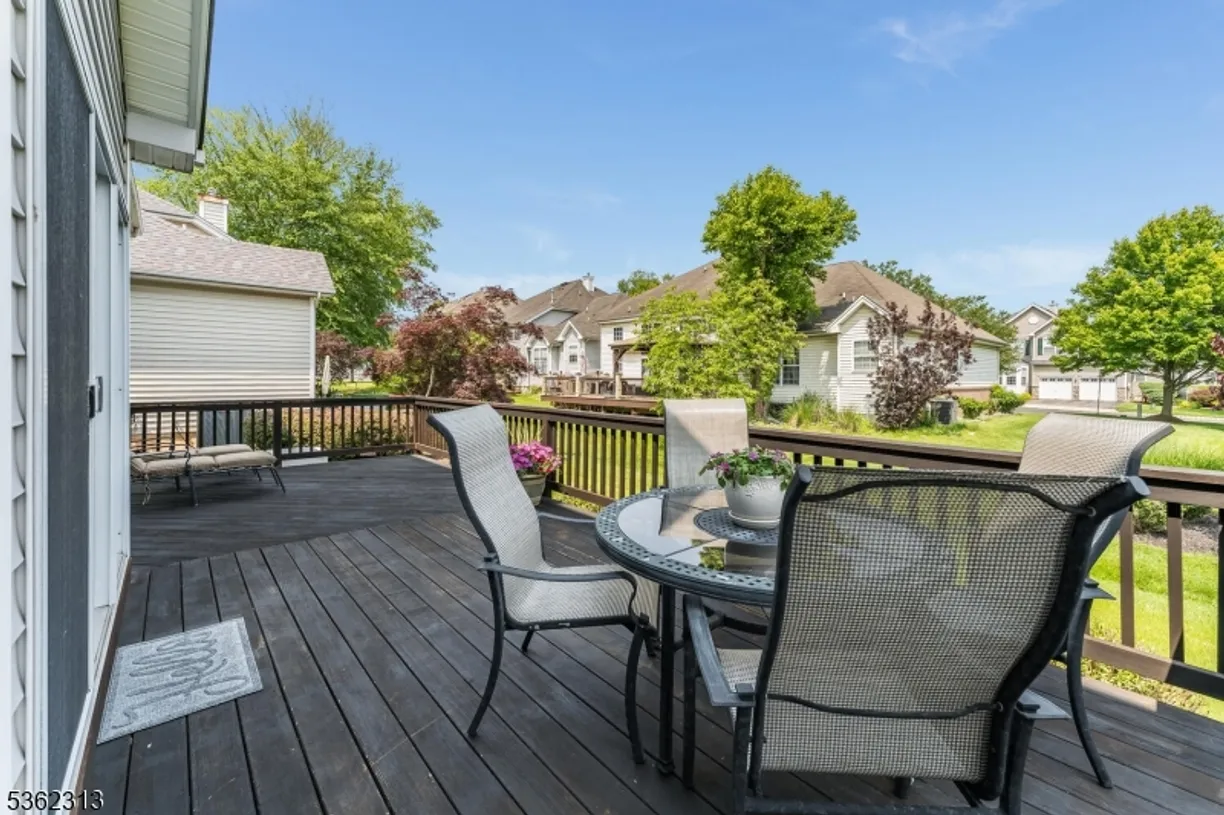 Central NJ/Bucks County, PA Real Estate | View 7 Colts Ln | room 1