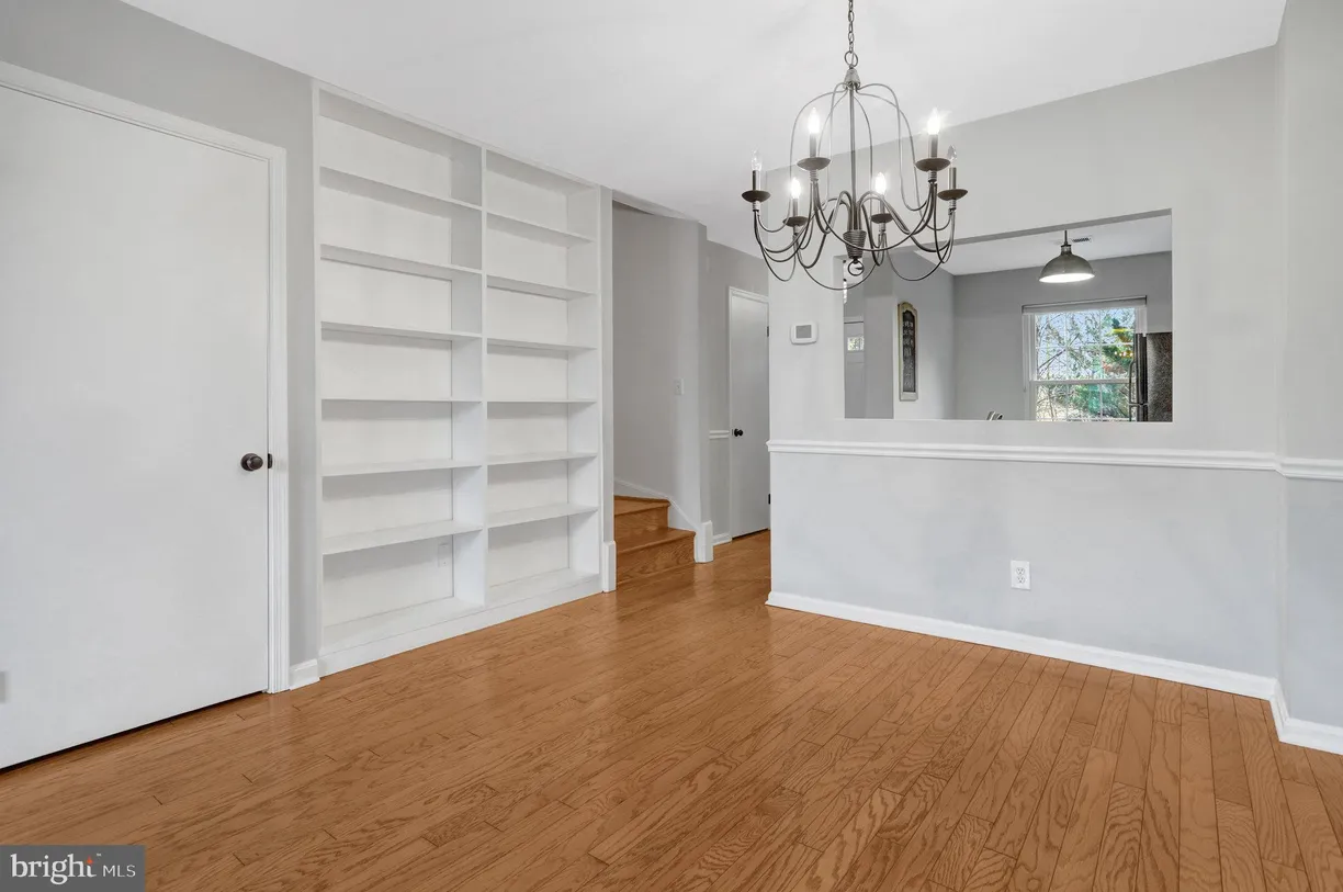 Washington Metro Area Real Estate | View 1621 S Barton Street S Unit# 17 | room 2