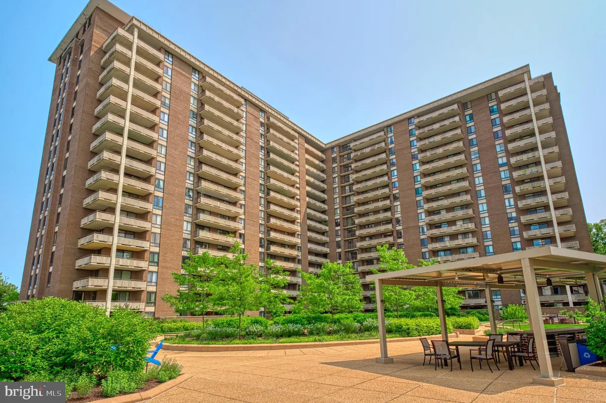 Washington Metro Area Real Estate | View 1800 Old Meadow Road Unit# 322 | room 1