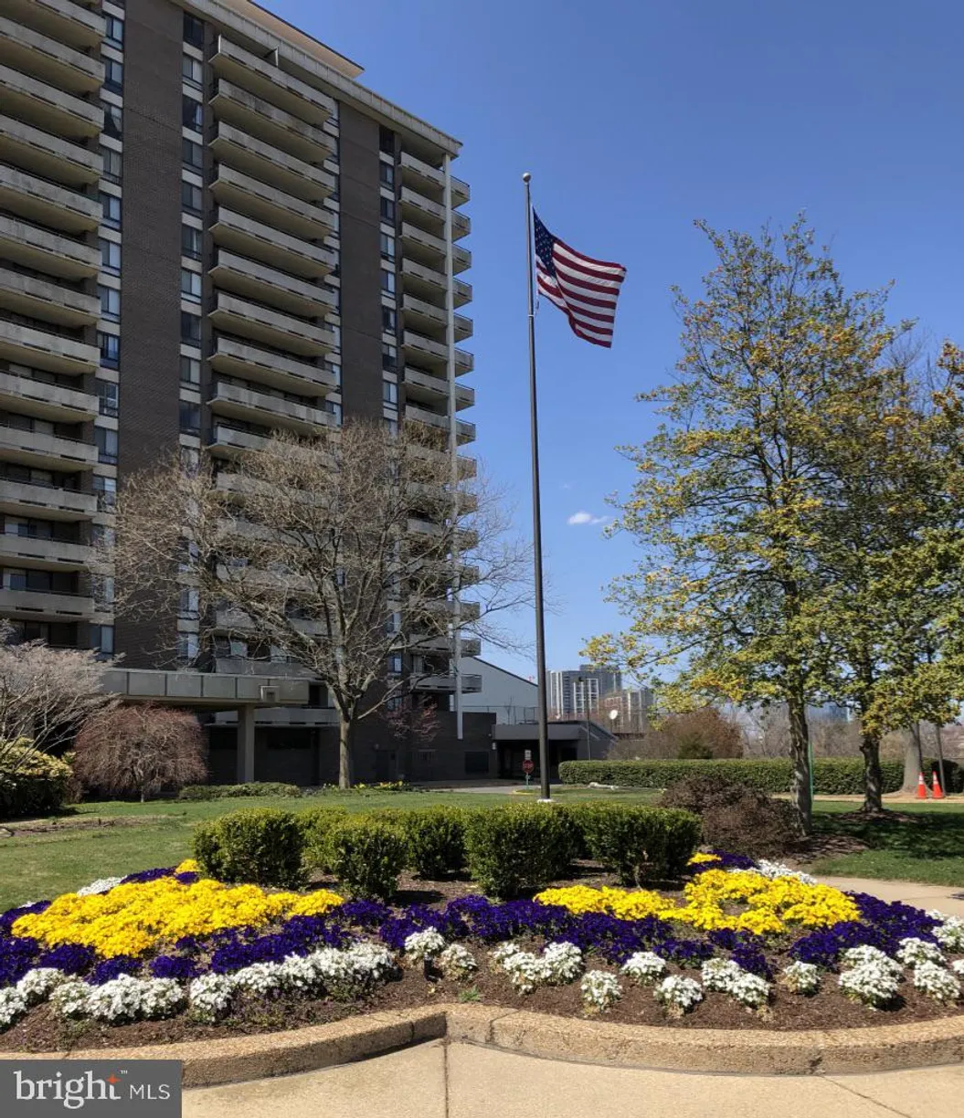 Washington Metro Area Real Estate | View 1800 Old Meadow Road Unit# 322 | 2 Beds, 2 Baths