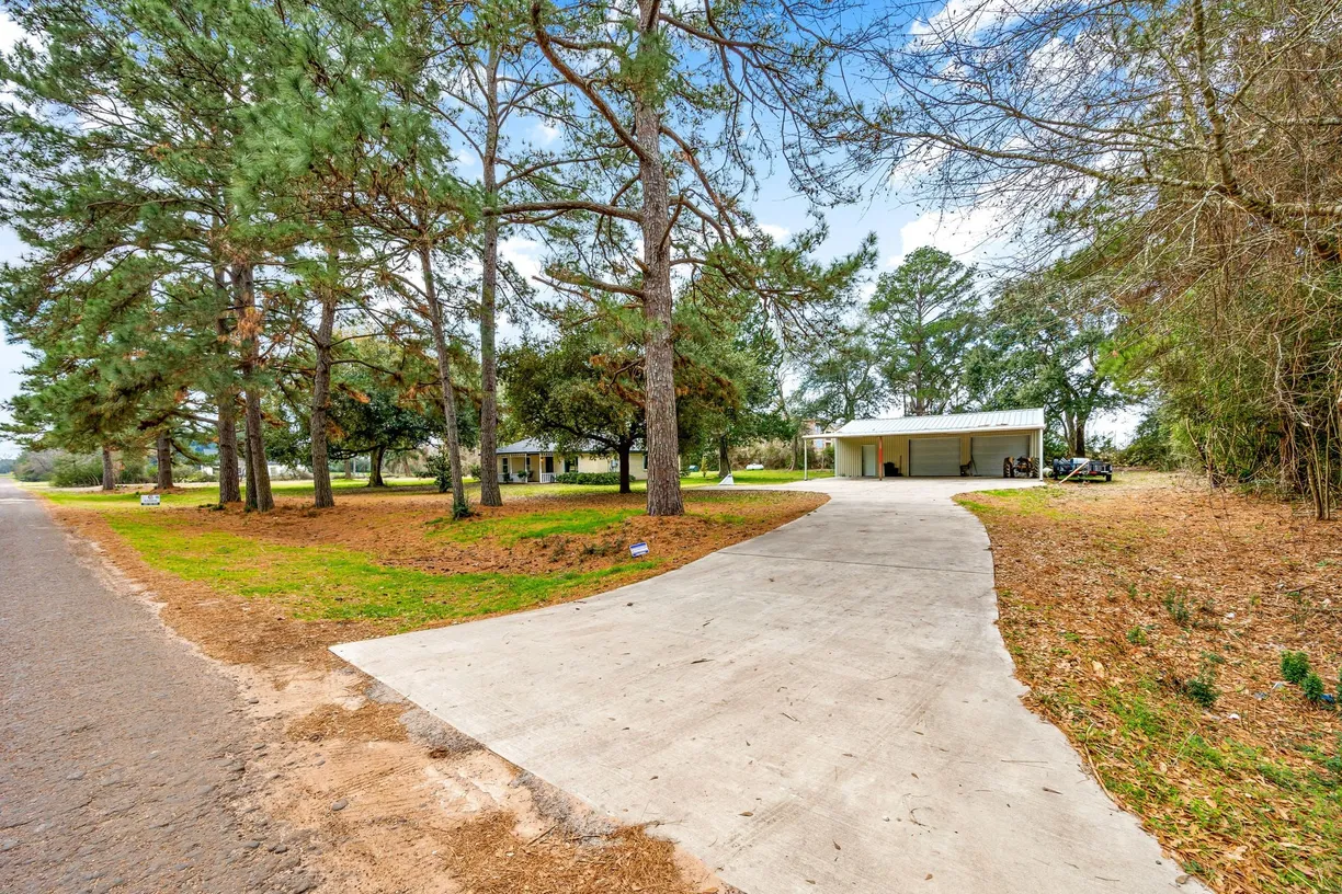 Houston Suburbs Real Estate | View 19515 Lindsey Road | room 2