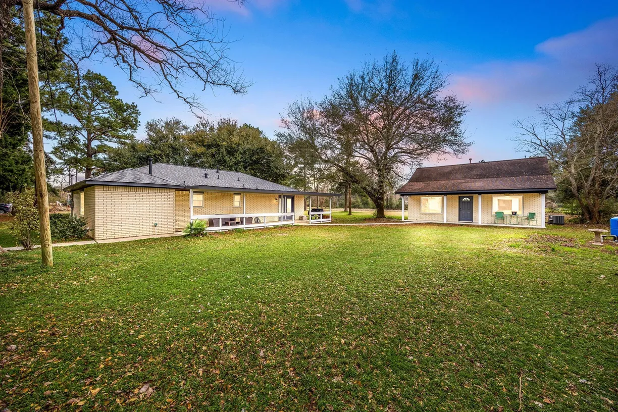 Houston Suburbs Real Estate | View 19515 Lindsey Road | room 1