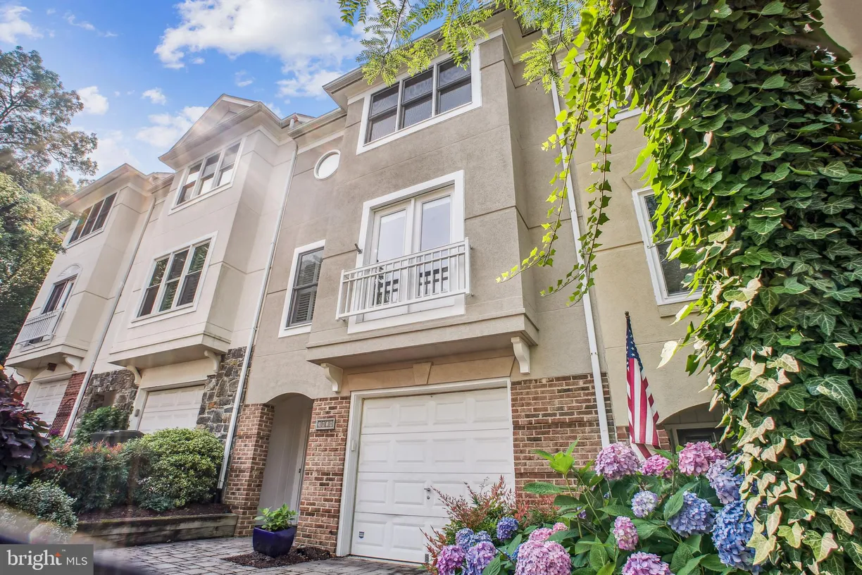 Washington Metro Area Real Estate | View 3818 White Post Court | 3 Beds, 3 Baths