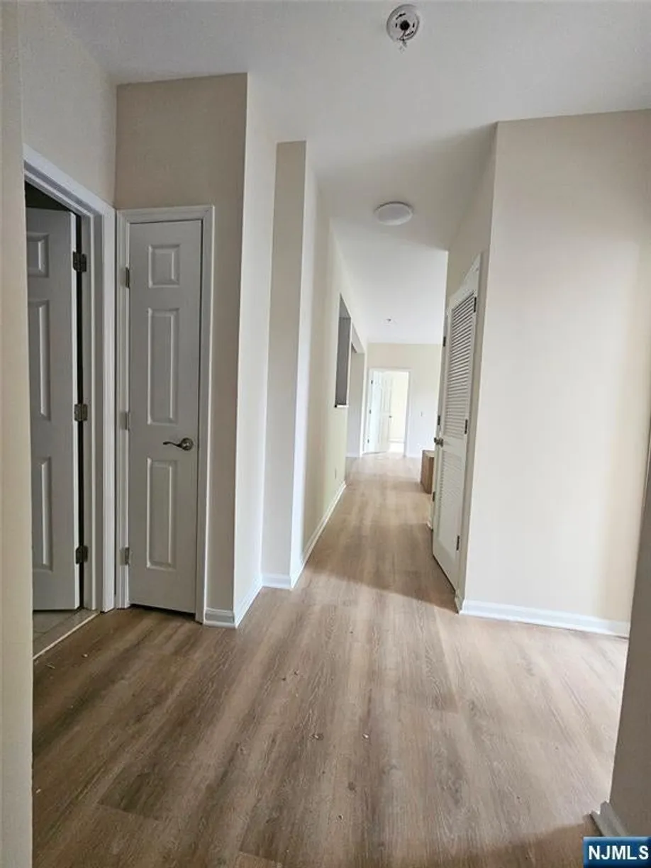 Bergen County Real Estate | View 1109 Tenakill Park Drive 1109 | room 2