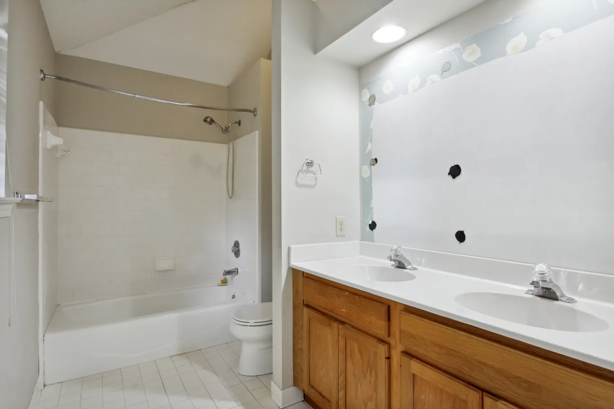 Savannah Real Estate | View 21 River Bluff Drive | room 10 | View 11