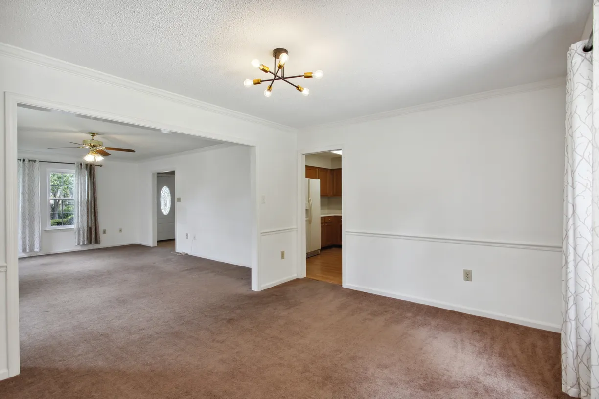 Savannah Real Estate | View 21 River Bluff Drive | room 2 | View 3