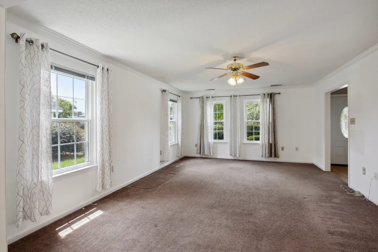 Savannah Real Estate | View 21 River Bluff Drive | 4 Beds, 2 Baths | View 1
