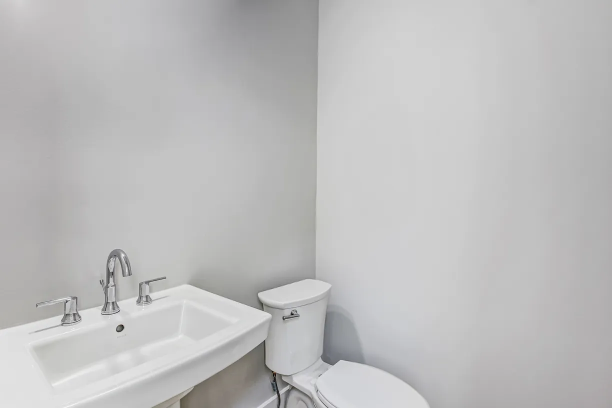 Savannah Real Estate | View 615 E 33rd Street | 3 Beds, 2 Baths | View 1