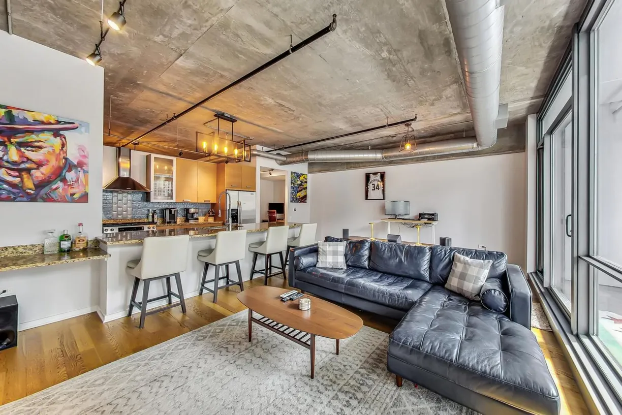 Chicago Real Estate | View 240 E Illinois, 504 | room 2