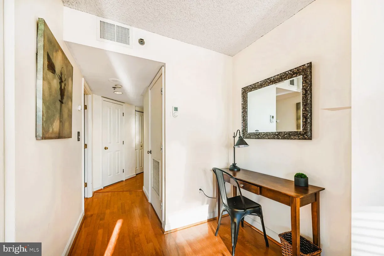 Washington Metro Area Real Estate | View 601 Pennsylvania Avenue NW Unit# 1110 | room 1