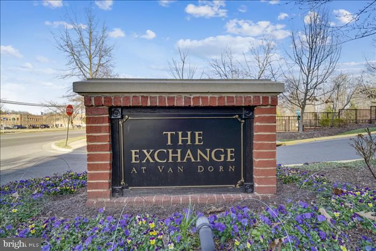 Washington Metro Area Real Estate | View 4860 Eisenhower Avenue Unit# 388 | room 1