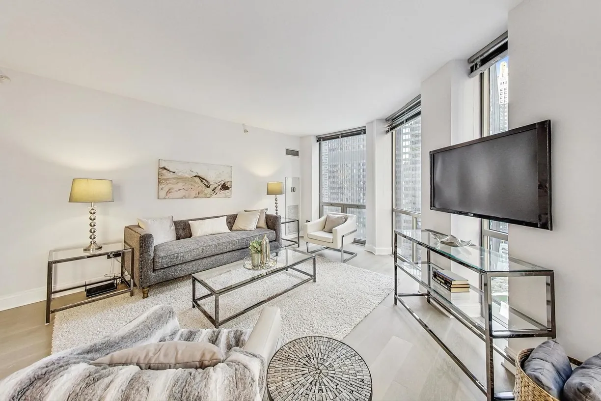 Chicago Real Estate | View 222 N Columbus, 1304 | room 2
