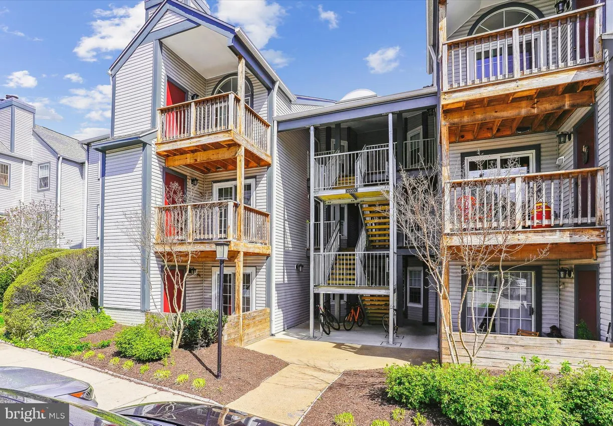 Washington Metro Area Real Estate | View 6905 Victoria Drive Unit# A | 2 Beds, 2 Baths