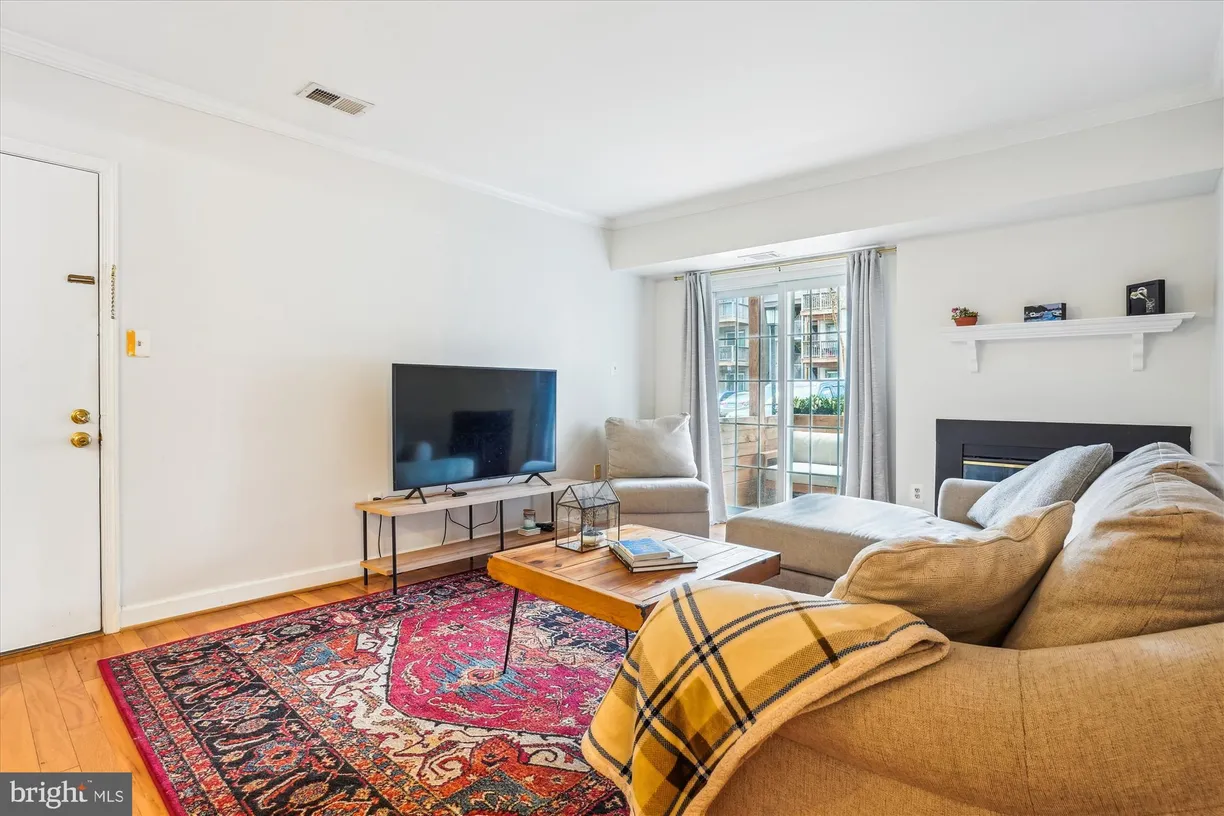 Washington Metro Area Real Estate | View 6905 Victoria Drive Unit# A | room 2