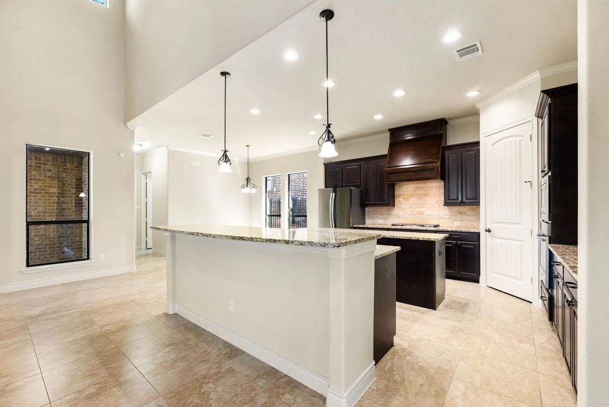 Houston Suburbs Real Estate | View 32 Evangeline Boulevard | 4 Beds, 3 Baths